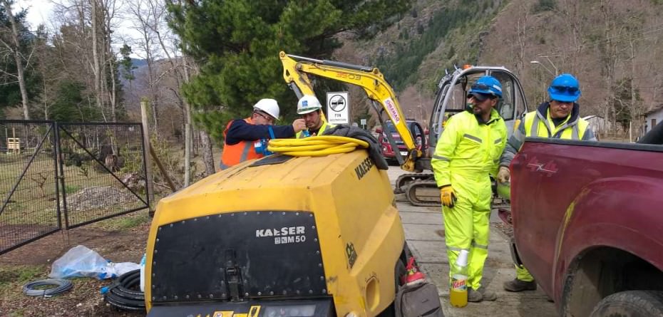 Instalación subterránea de uniones domiciliarias de alcantarillado, Currarehue